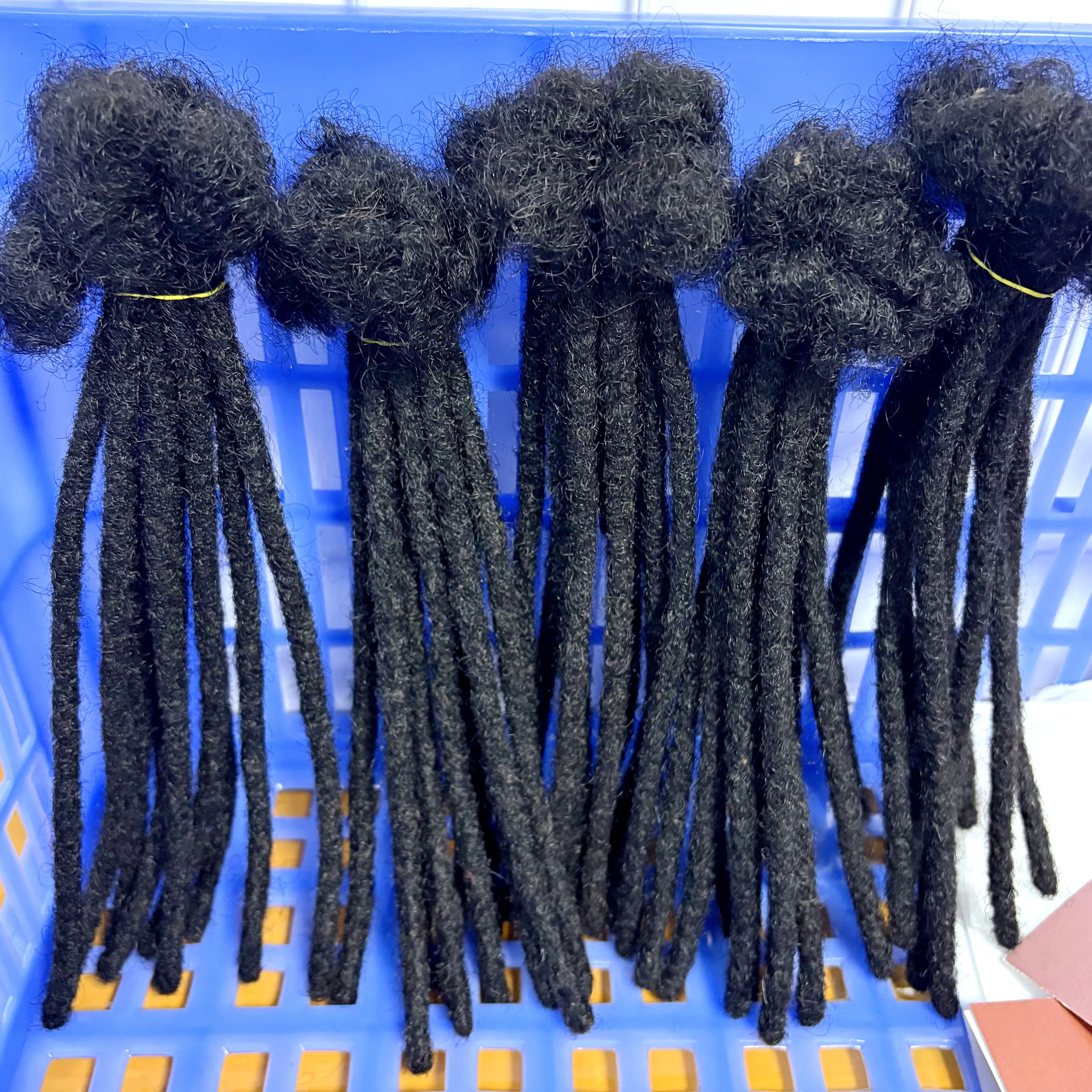 Extension Loc 100% Cheveux Humains – Pointes Bouclées | 50 Brins 8-14 pouces