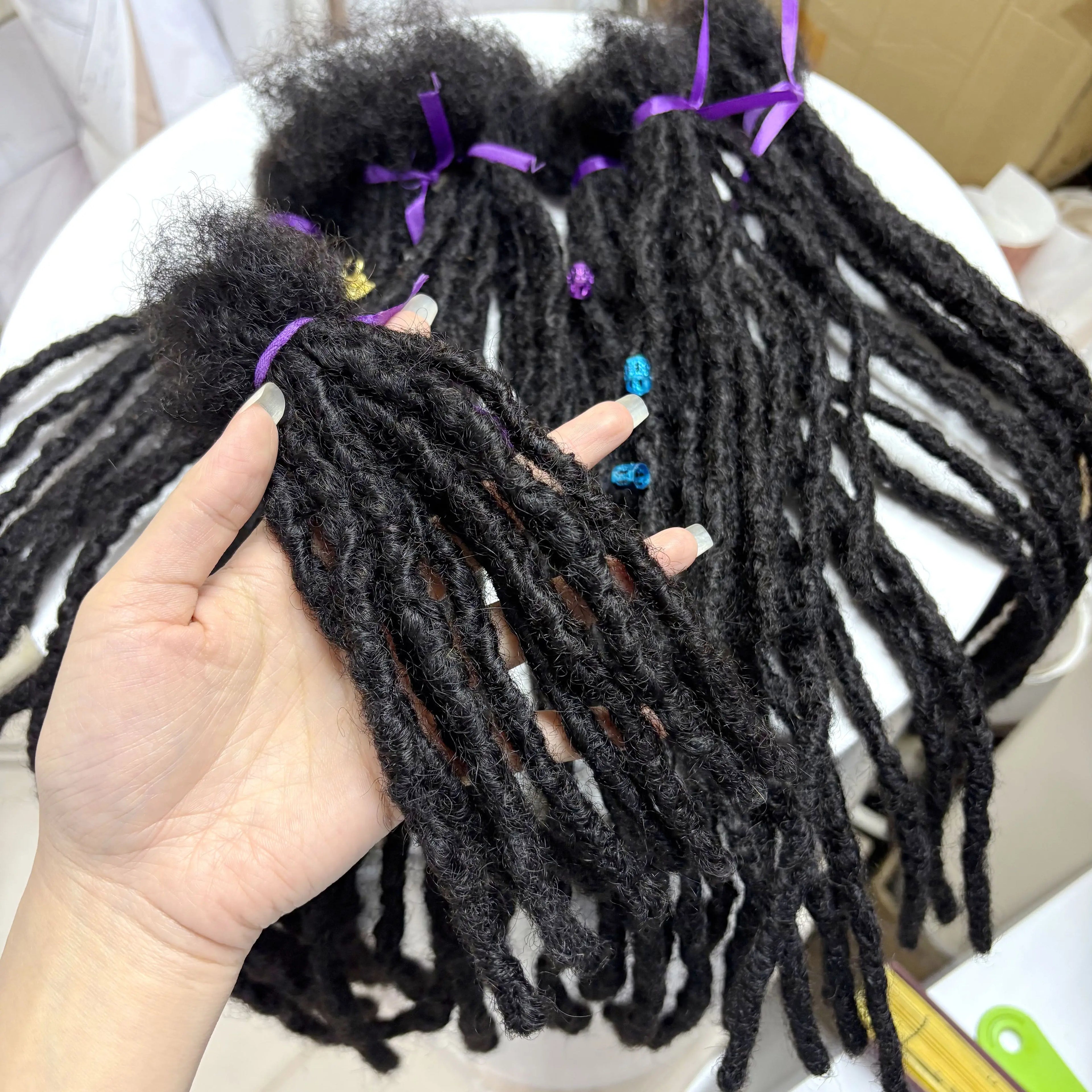 Extension Loc 100% Cheveux Humains – Pointes Bouclées | 50 Brins 8-14 pouces